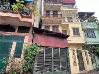 Chủ cần bán đất phố ngọc lâm 50m2, mt 4m, nhà 2 mặt tiền, ô tô đỗ tránh. hiện trạng nhà cũ 4 tầng