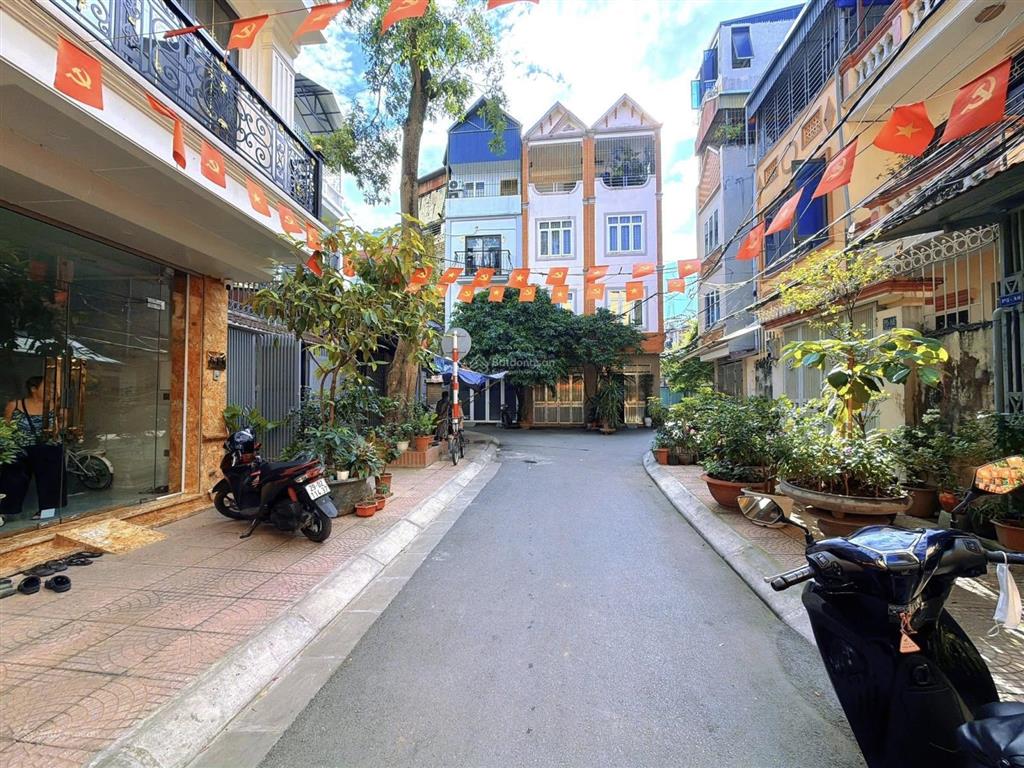 Cần bán gấp nhà 46m2, 6 tầng khu hồ văn chương, ô tô đỗ tránh 24/7, có vỉa hè, qh ổn định