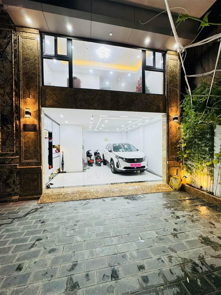 Bán nhà 7 tầng, 40m2, mặt tiền 5,9m, gần hồ văn chương, ô tô vào nhà, nhỉnh 18 tỷ