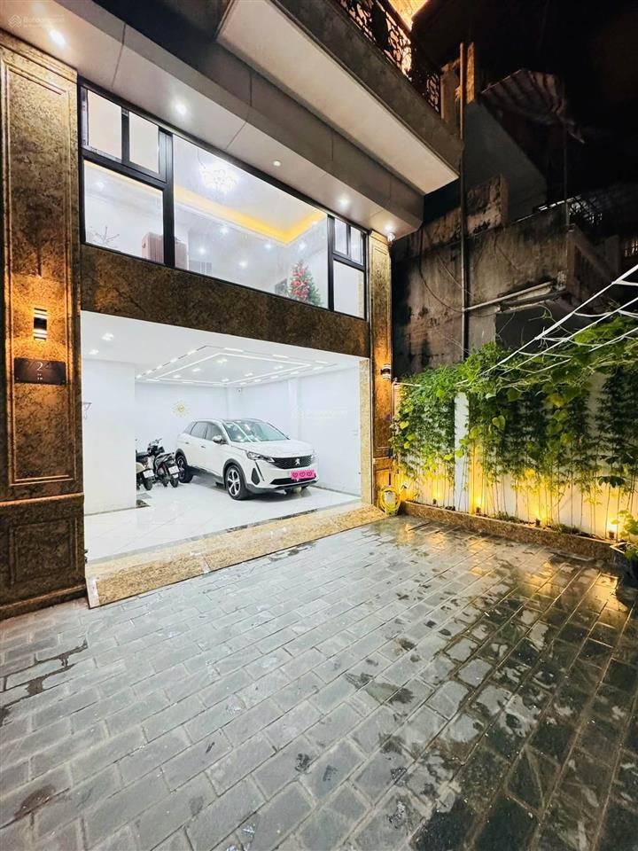 Bán nhà 7 tầng, 40m2, mặt tiền 5,9m, gần hồ văn chương, ô tô vào nhà, nhỉnh 18 tỷ