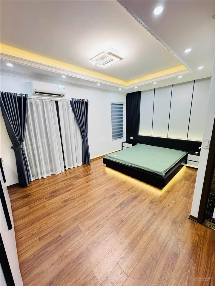 Bán nhà 7 tầng, 40m2, mặt tiền 5,9m, gần hồ văn chương, ô tô vào nhà, nhỉnh 18 tỷ