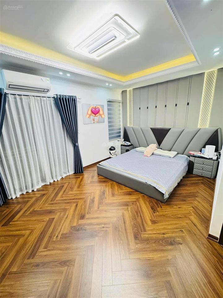 Bán nhà 7 tầng, 40m2, mặt tiền 5,9m, gần hồ văn chương, ô tô vào nhà, nhỉnh 18 tỷ