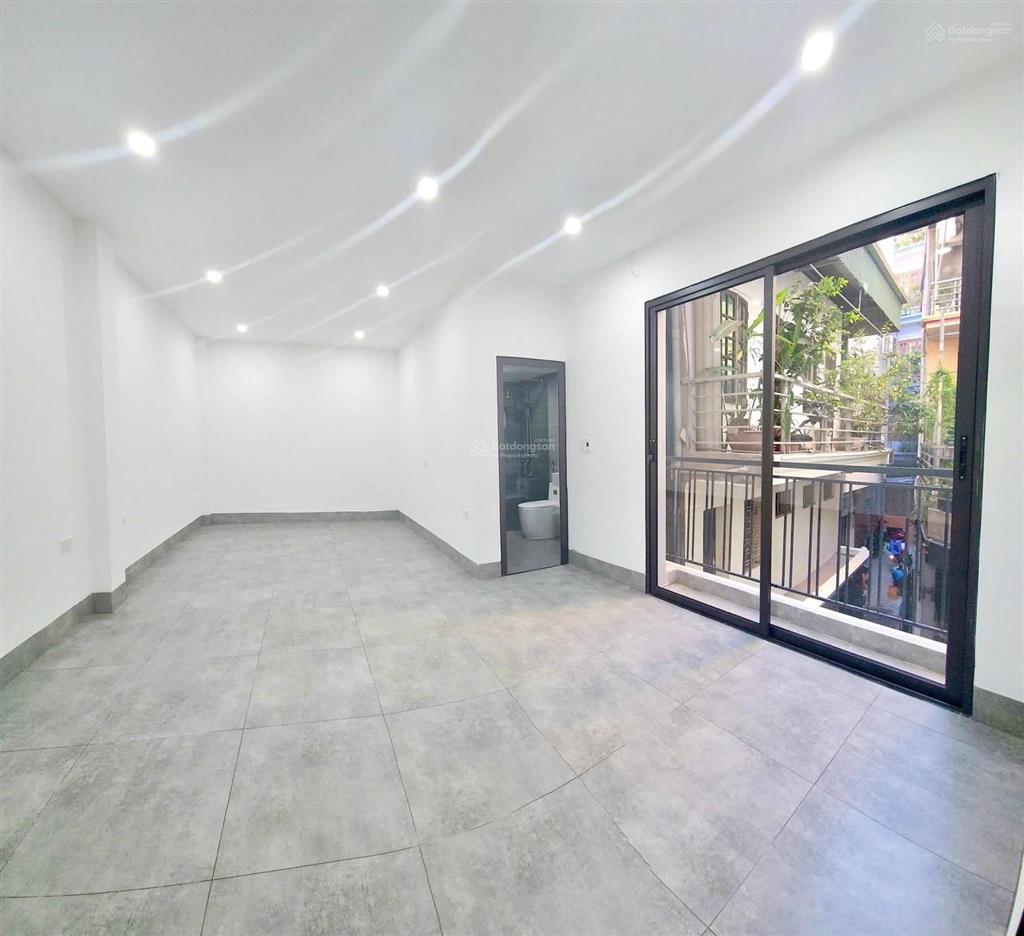 Bán nhà 5 tầng dân xây kiên cố  trần khát chân/võ thị sáu 61m2, mặt tiền 5,9m