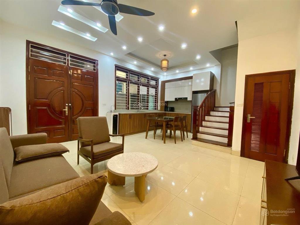 Bán nhà 5 tầng dân xây 45m2, mt 6,7m  phố bồ đề ai có nhu cầu thuần ở thì nên xem