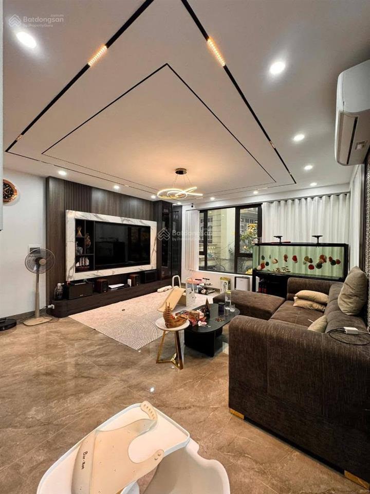 Bán nhà 50m2 nguyễn văn cừ, 7 tầng, mặt tiền 4,2m, thang máy, ô tô vào nhà, lô góc