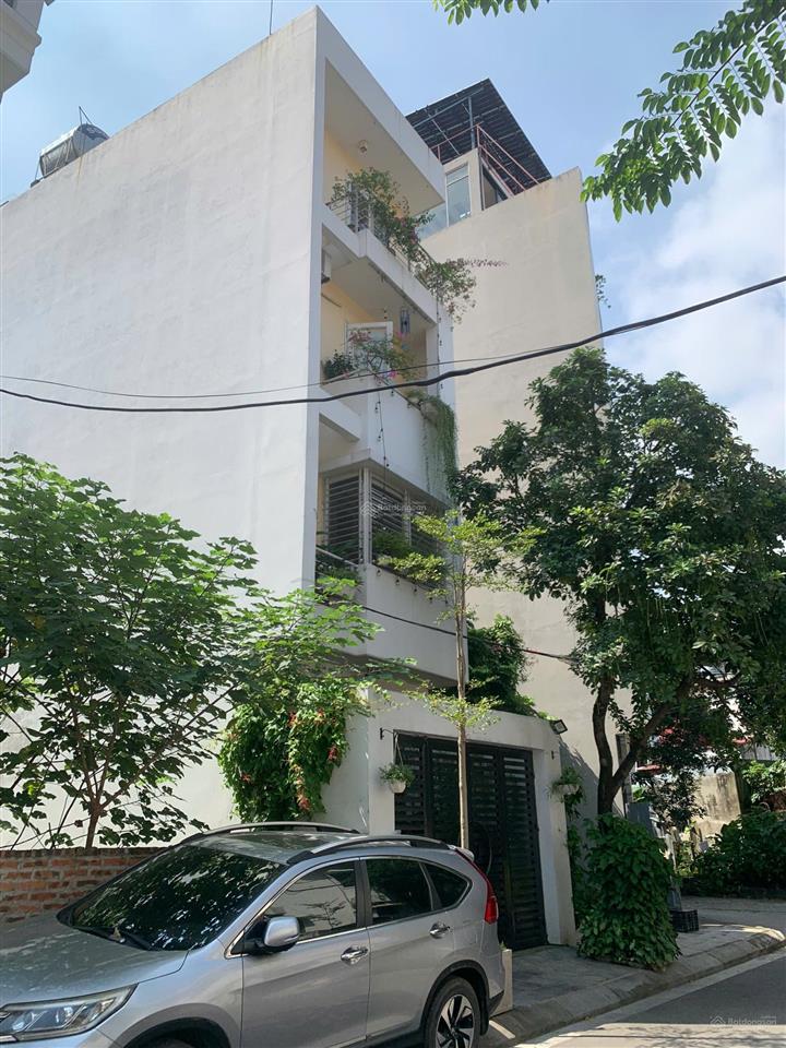 Chính chủ cần bán gấp căn 52m2, 8 tầng ngọc thụy, gần công viên, phân lô ô tô đỗ 24/7
