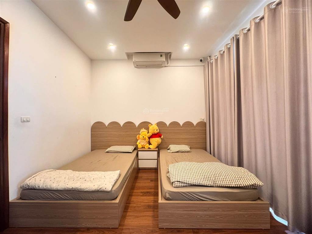 Chính chủ cần bán nhà 5 tầng, 55m2, mặt tiền 5,25m ở ngõ 140 ngọc thụy