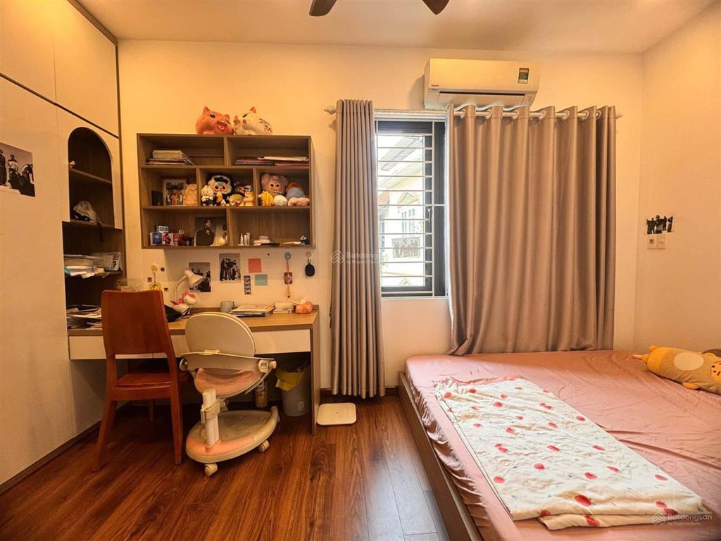 Chính chủ cần bán nhà 5 tầng, 55m2, mặt tiền 5,25m ở ngõ 140 ngọc thụy