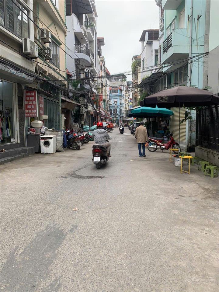 Chủ nhà cần bán mảnh đất c4 70m2, mặt tiền 6m ở gần ngã tư sở, đường 2 ô tô tránh thoải mái