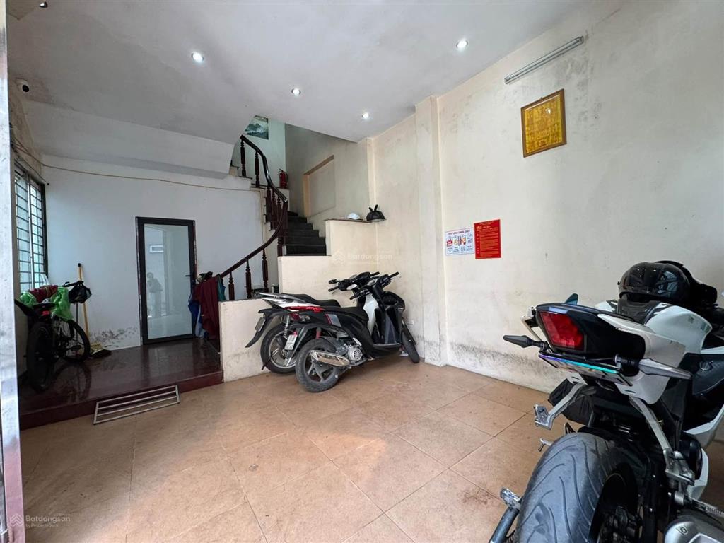 Bán nhà 5 tầng 45m2 nguyễn văn cừ, lô góc 2 thoáng vĩnh viễn. giá 7 tỷ còn thương lượng sâu.