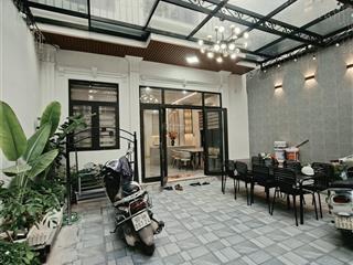 Cần bán gấp căn 97m2, 7 tầng, mặt tiền 6,6m ở phố nguyễn văn cừ, giá nhỉnh 14 tỷ thương lượng sâu
