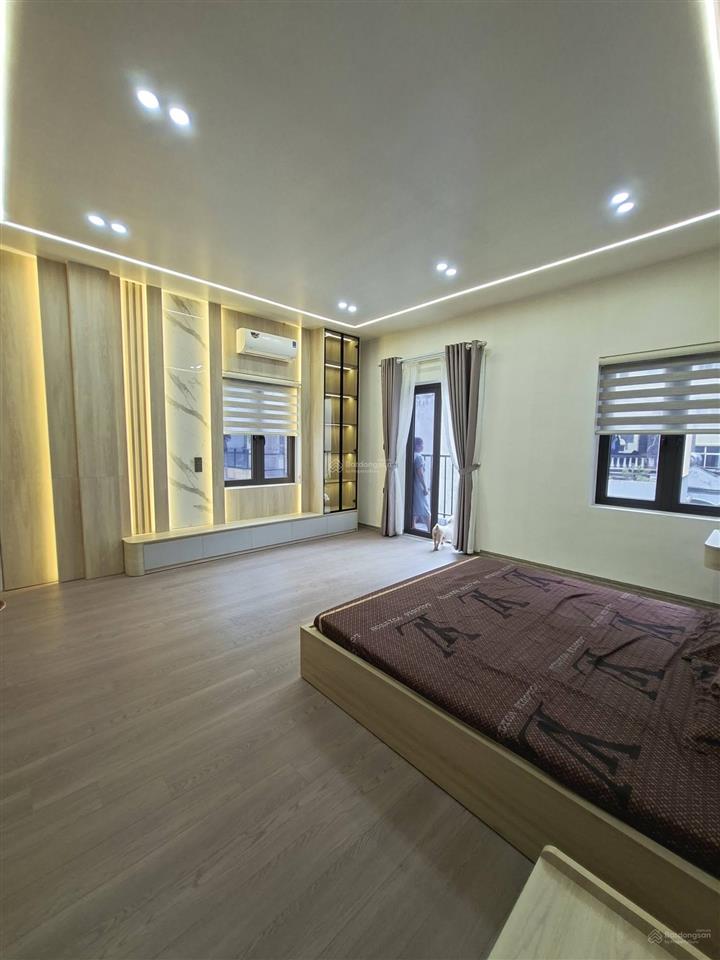 Cần bán gấp căn 97m2, 7 tầng, mặt tiền 6,6m ở phố nguyễn văn cừ, giá nhỉnh 14 tỷ thương lượng sâu