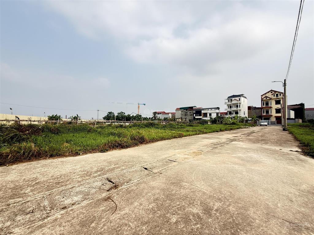Lô đất đấu giá x1 sơn du (thôn đồng) nguyên khê, đông anh  ngay cổng bộ công an co3 đang xây