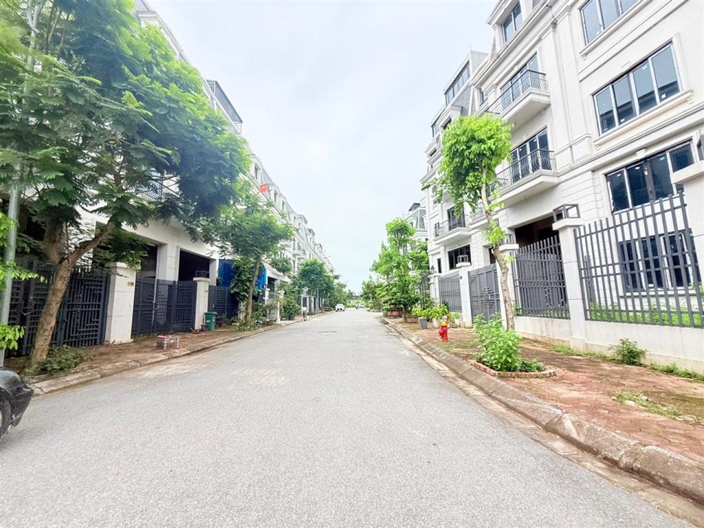 Căn góc liền kề happy land đông anh 114m xây thô 4 tầng 1 tum