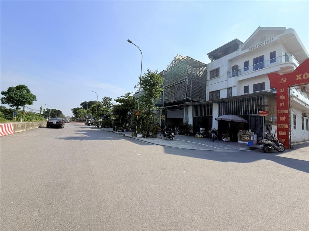 Giá hơn 3 tỷ lô góc nở hậu, có nhà sẵn, sát kcn nguyên khê
