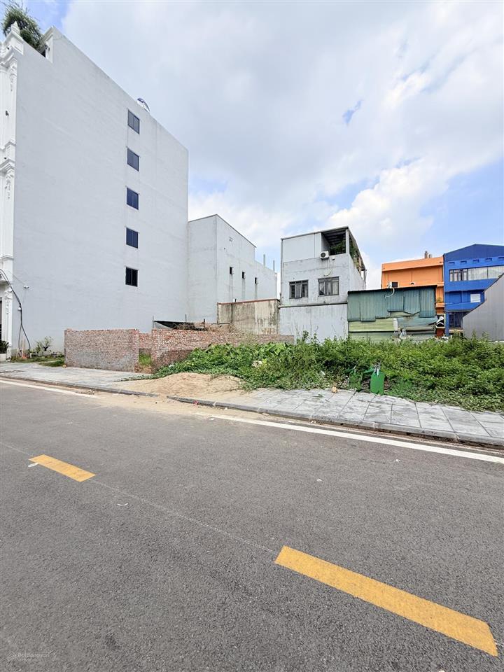 Sát võ nguyên giáp phúc thịnh, đông anh | 78m2  giá chỉ hơn 4 tỷ  thông ô tô  gần công viên