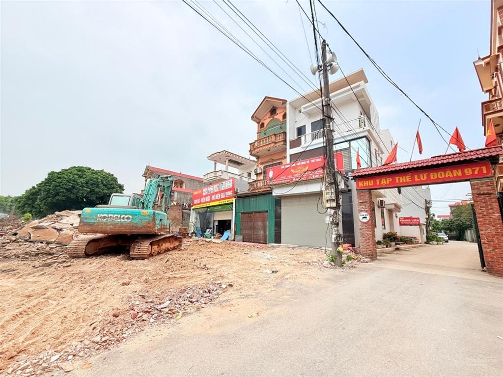Nhà sẵn ở ngay phân lô ttqđ lữ đoàn 971, dược hạ tiên dược, sóc sơn  giá hơn 3 tỷ