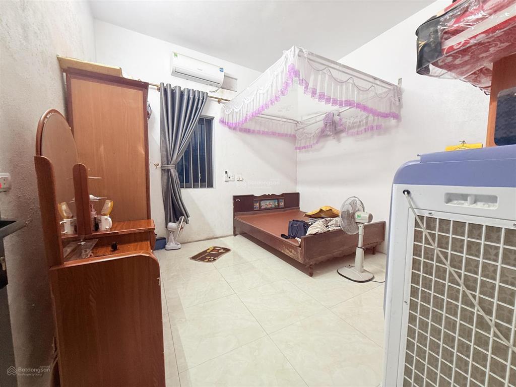 Nhà 3 tầng đẹp phúc lộc vườn đào  dành cho khách thích ở trung tâm đông anh  giá hơn 6 tỷ.