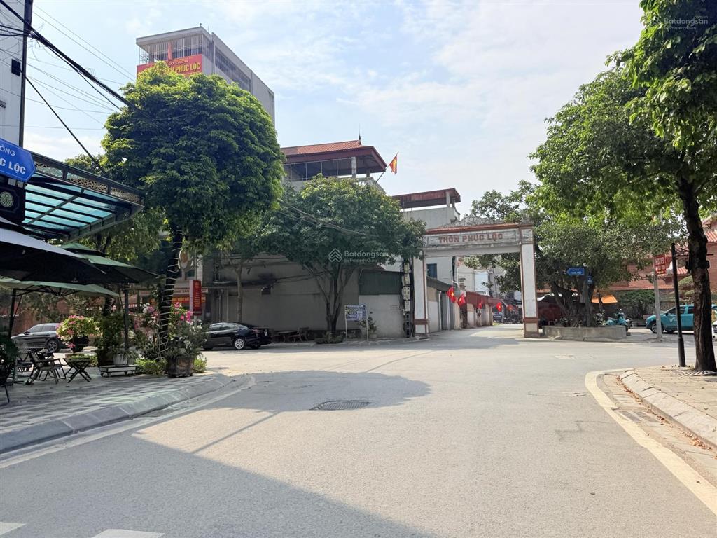 Nhà 3 tầng đẹp phúc lộc vườn đào  dành cho khách thích ở trung tâm đông anh  giá hơn 6 tỷ.