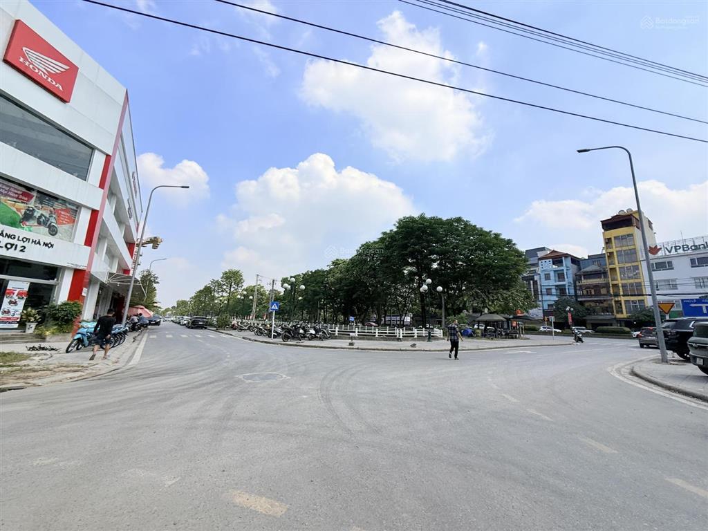 Bán nhà 3 tầng mặt phố tổ 1 trung tâm đông anh  vị trí vàng view kênh đào kinh doanh