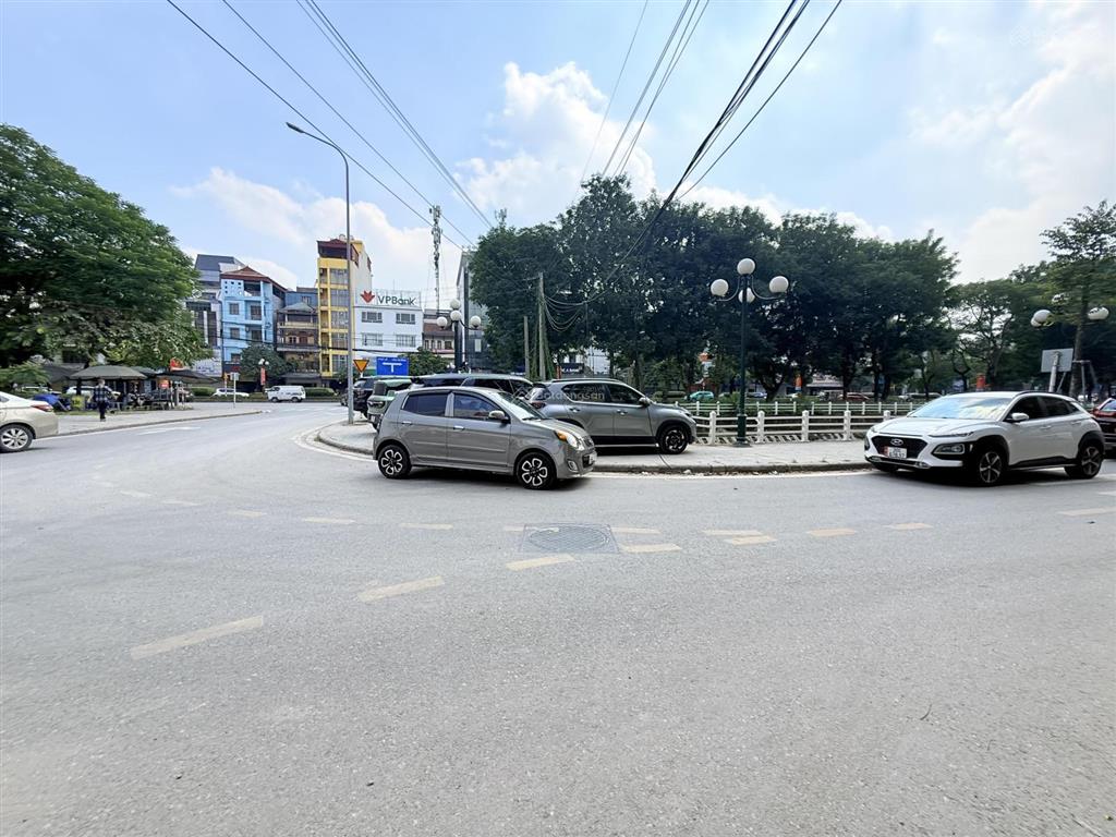 Bán nhà 3 tầng mặt phố tổ 1 trung tâm đông anh  vị trí vàng view kênh đào kinh doanh