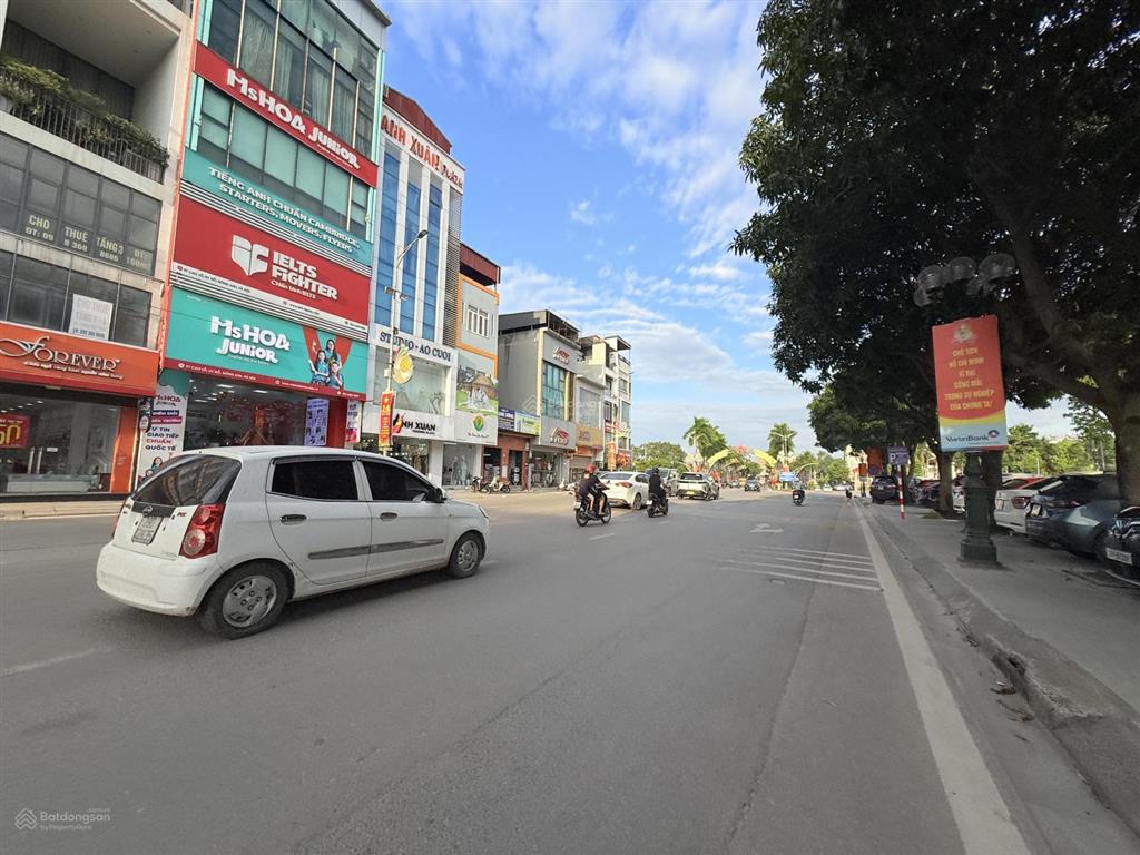 Đất rộng trung tâm đông anh tặng nhà 2 tầng giá tốt  chia 2 lô  ở sướng