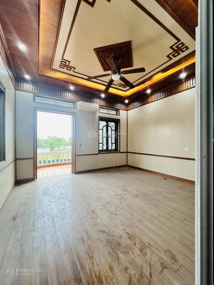 Giảm sốc  nhà đẹp lô góc 2 mặt tiền sẵn ở ngay nguyên khê / ô tô tránh