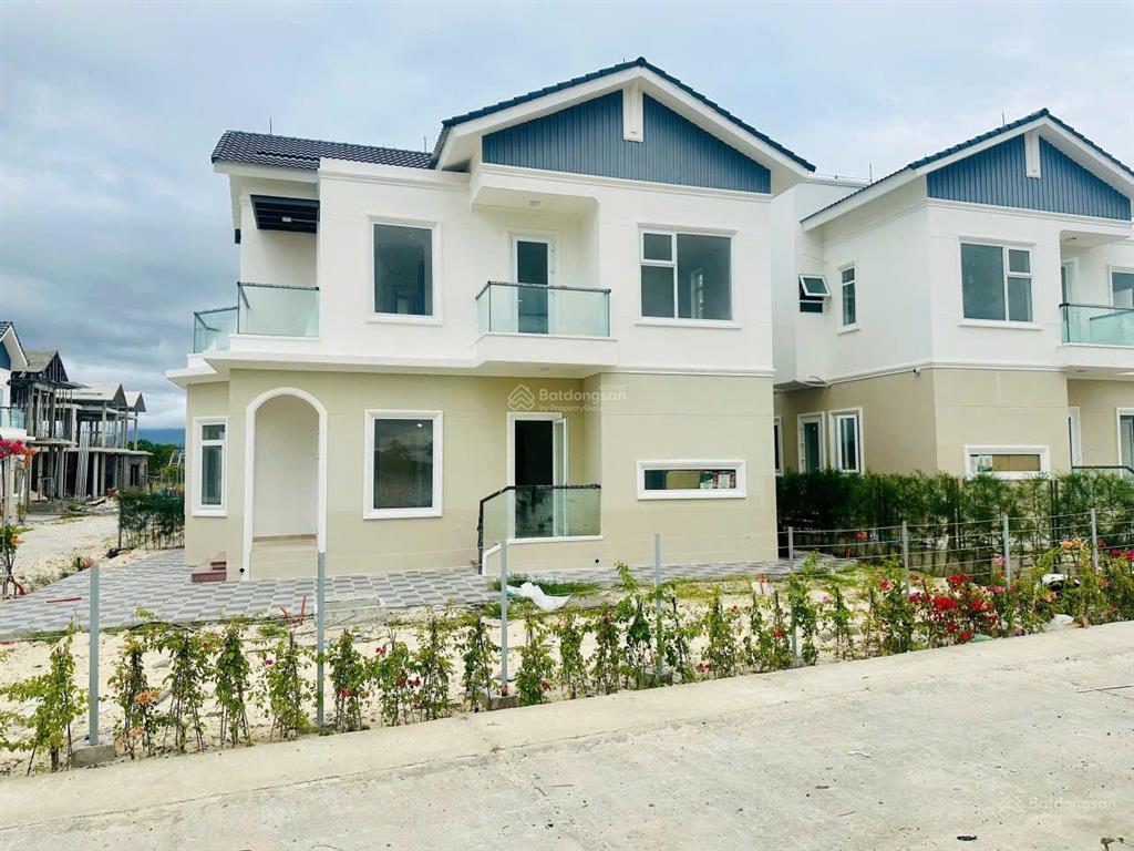 Bán căn biệt thự biển bãi dài cam ranh ,sổ đỏ lâu dài ,hoàn thiện mặt ngoài ,giá chỉ hơn 6 tỷ .