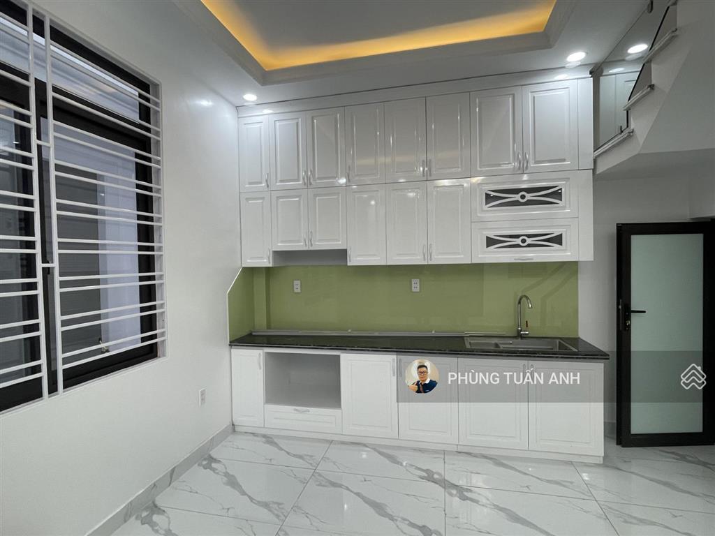 Nhà đẹp lô góc xây mới 43m2 x 4 tầng, 2 mặt thoáng, gần mặt đường đà nẵng cống hộp cầu hoàng gia