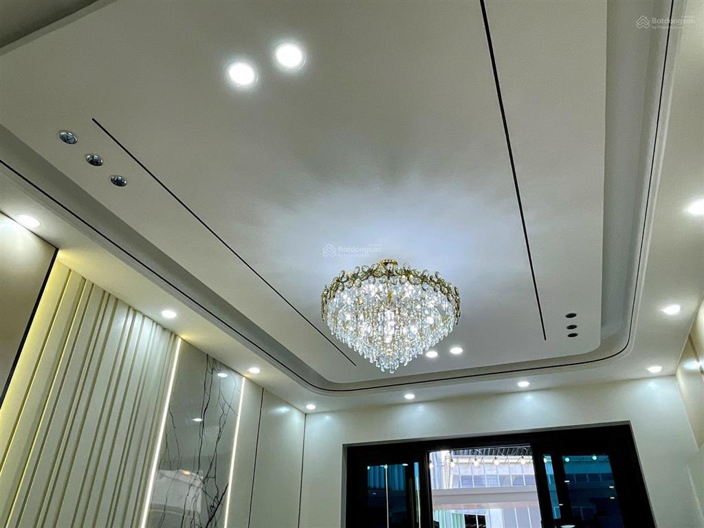Bán nhà phố hồ sen, gần aeonmall, độc lập, có sân cổng riêng, thiết kế sang trọng, giá 6.5 tỷ