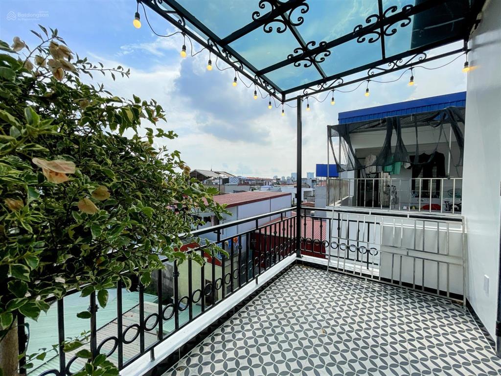 Bán nhà phố hồ sen, gần aeonmall, độc lập, có sân cổng riêng, thiết kế sang trọng, giá 6.5 tỷ