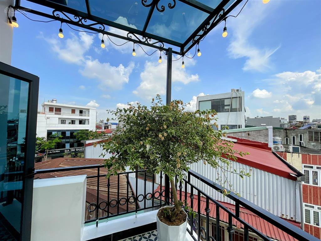 Bán nhà phố hồ sen, gần aeonmall, độc lập, có sân cổng riêng, thiết kế sang trọng, giá 6.5 tỷ