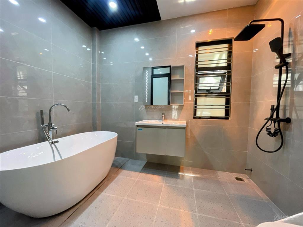 Bán nhà xây mới độc lập phố hồ sen, chợ hàng, thoáng trước sau, ngõ đẹp, 48m², giá 5.2 tỷ