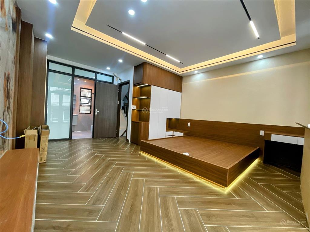 Bán nhà xây mới độc lập phố hồ sen, chợ hàng, thoáng trước sau, ngõ đẹp, 48m², giá 5.2 tỷ