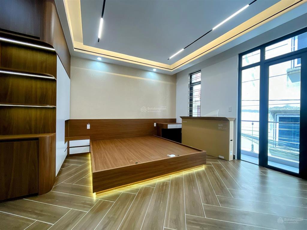 Bán nhà xây mới độc lập phố hồ sen, chợ hàng, thoáng trước sau, ngõ đẹp, 48m², giá 5.2 tỷ