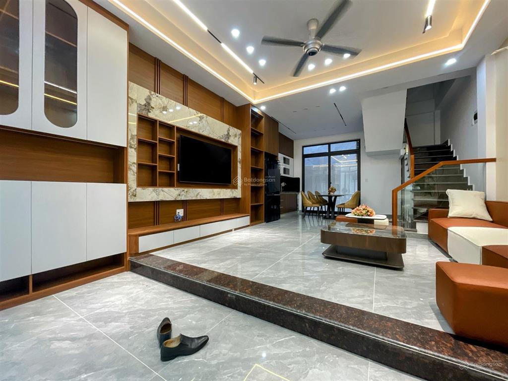Bán nhà xây mới độc lập phố hồ sen, chợ hàng, thoáng trước sau, ngõ đẹp, 48m², giá 5.2 tỷ