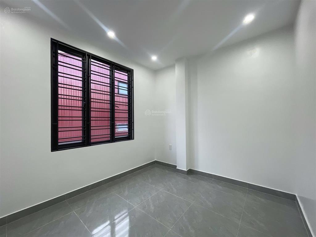 Bán nhà 3 tầng phố hồ sen, xây mới sân cổng riêng hp, hiếm trong phân khúc, dt 55m², chỉ 4.1 tỷ