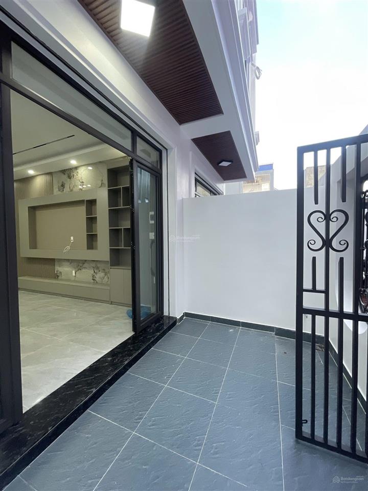 Bán nhà 3 tầng phố hồ sen, xây mới sân cổng riêng hp, hiếm trong phân khúc, dt 55m², chỉ 4.1 tỷ