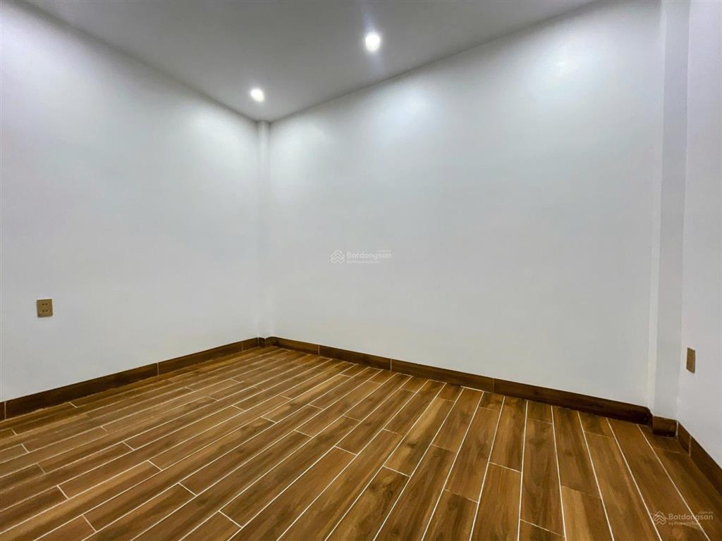 Bán nhà mới xây chợ hàng, hồ sen, hp  thang máy, ô tô đỗ cửa  ngõ trước nhà 5m  giá 6.15 tỷ