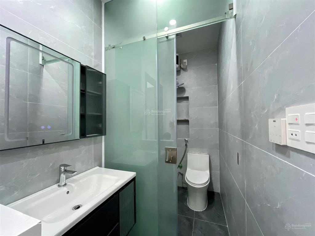Bán nhà phố hồ sen, oto đỗ cửa thoải mái, cách mặt đường vài bước, dt 46m², chỉ 5.85 ty
