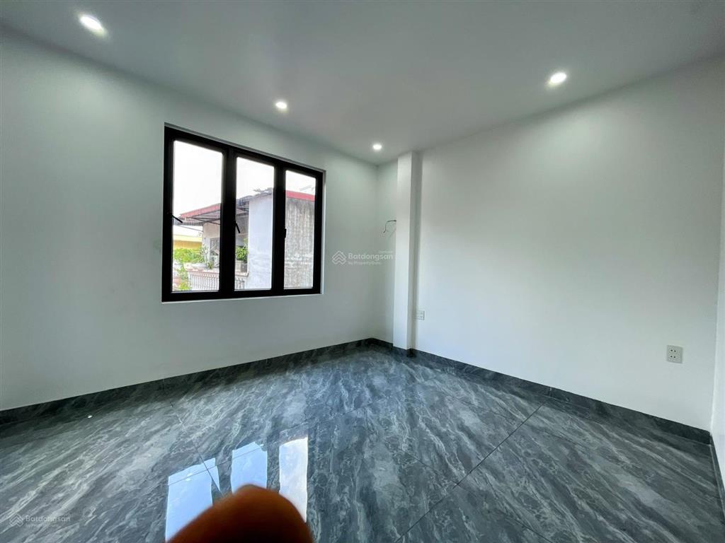 Bán nhà phố hồ sen, oto đỗ cửa thoải mái, cách mặt đường vài bước, dt 46m², chỉ 5.85 ty