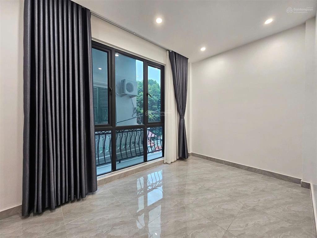 Bán nhà xây mới trung tâm hồ sen, hp  mặt tiền 7.5m gara trước mặt  68m²  giá chỉ 5.45 tỷ