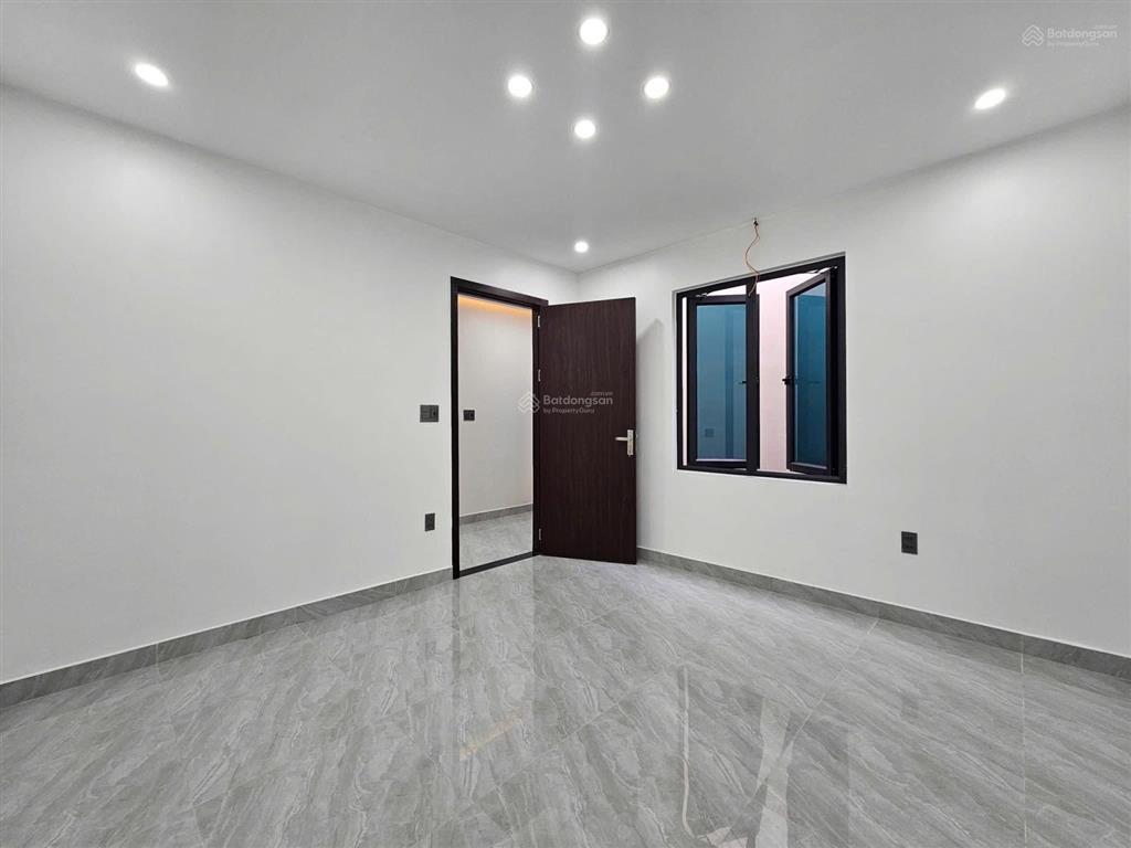 Bán nhà xây mới trung tâm hồ sen, hp  mặt tiền 7.5m gara trước mặt  68m²  giá chỉ 5.45 tỷ
