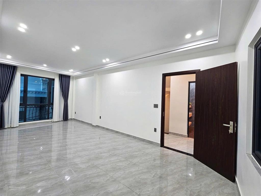 Bán nhà xây mới trung tâm hồ sen, hp  mặt tiền 7.5m gara trước mặt  68m²  giá chỉ 5.45 tỷ