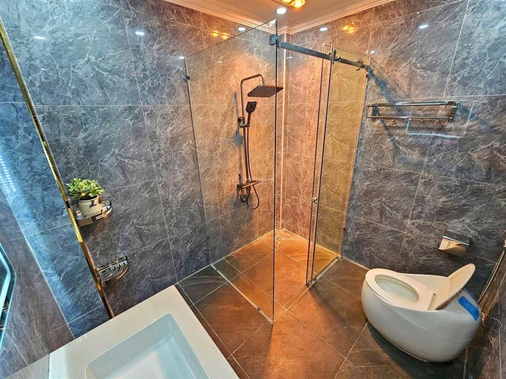 Bán nhà xây mới trung tâm hồ sen, hp  mặt tiền 7.5m gara trước mặt  68m²  giá chỉ 5.45 tỷ