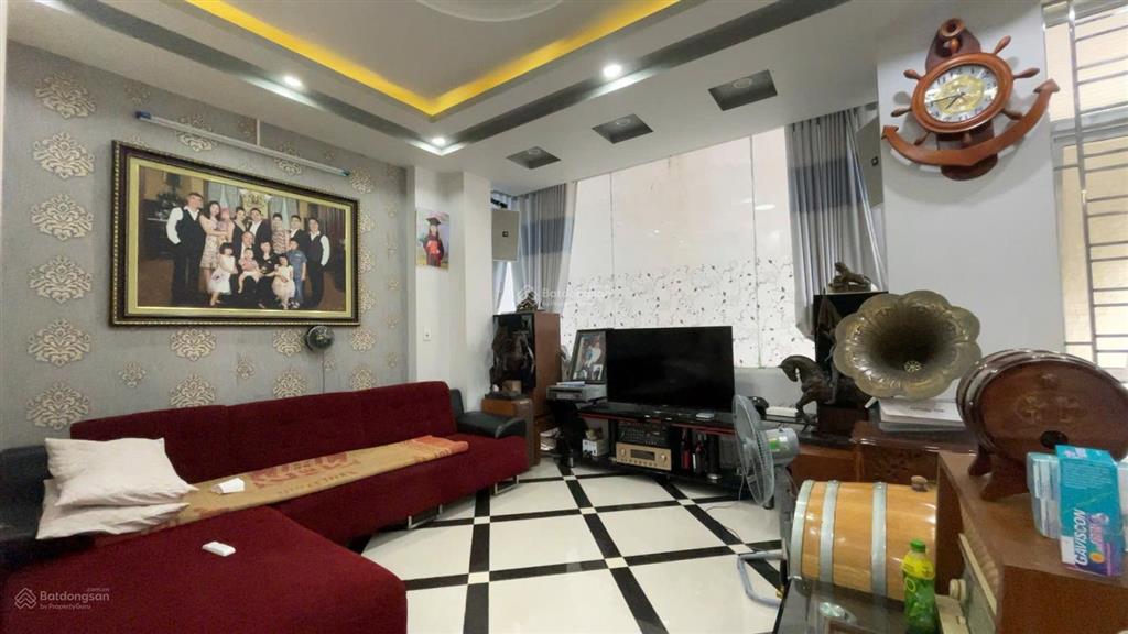 Chào bán nhà độc lập sân cổng riêng tại chợ hàng  hồ sen  diện tích bìa 63m2, chỉ hơn 3 tỷ chút