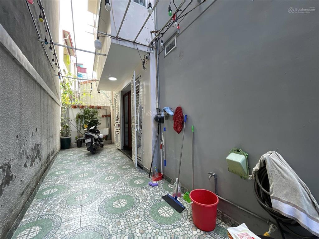 Chào bán nhà độc lập sân cổng riêng tại chợ hàng  hồ sen  diện tích bìa 63m2, chỉ hơn 3 tỷ chút