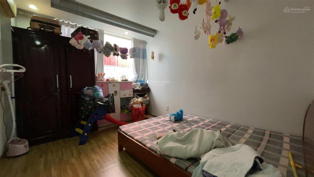 Chào bán nhà độc lập sân cổng riêng tại chợ hàng  hồ sen  diện tích bìa 63m2, chỉ hơn 3 tỷ chút
