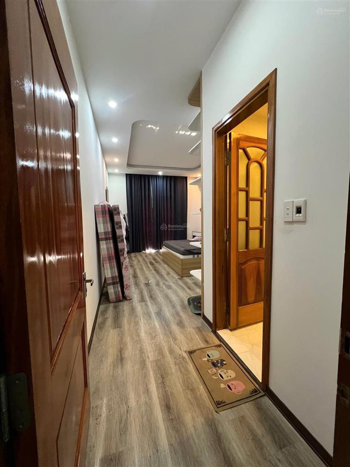 Bán nhà độc lập dân xây mặt ngõ ô tô qua lại phố lạch tray  văn cao. diện tích 93m2 giá hơn 6 tỷ
