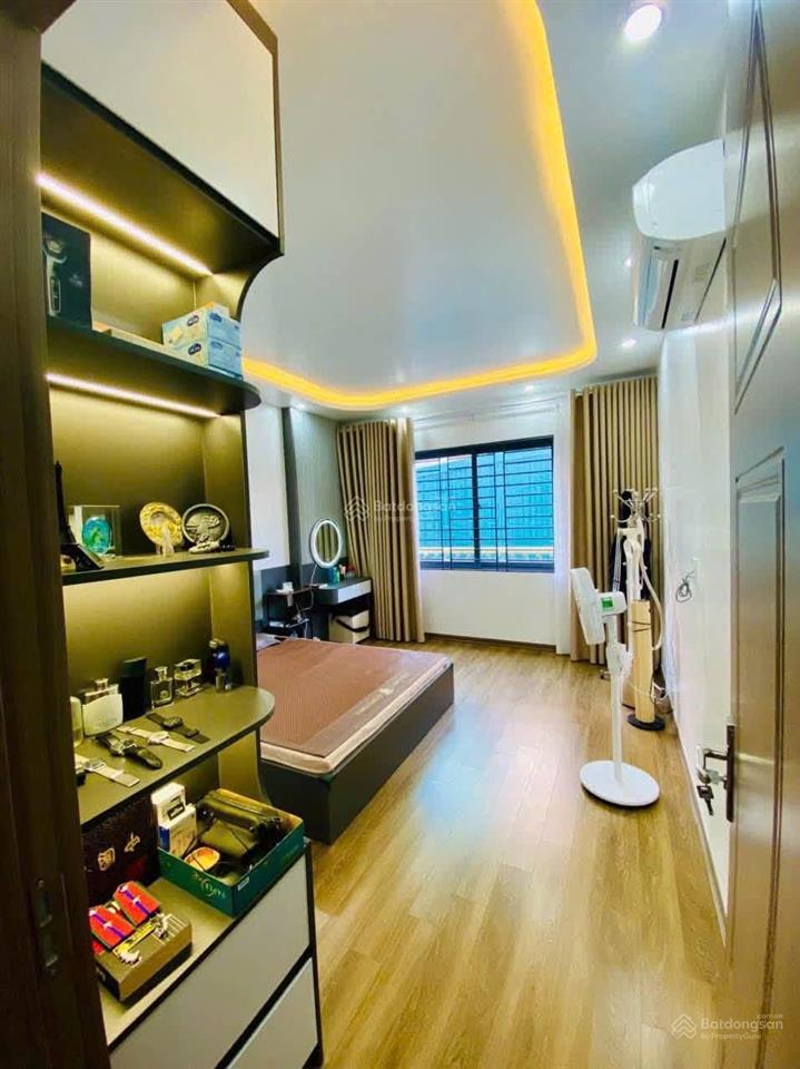 Cần bán nhà đẹp ngõ nông sau 1 nhà mặt đường phố ngô gia tự. chỉ 4,99 tỷ